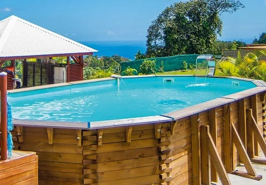 Piscine bois octogonale Maeva 700-02 escaliers