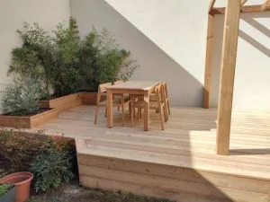 Réalisation terrasse en mélèze de Sibérie qualité US