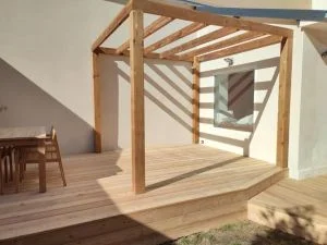 Réalisation terrasse en mélèze de Sibérie qualité US