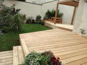 Réalisation terrasse en mélèze de Sibérie qualité US